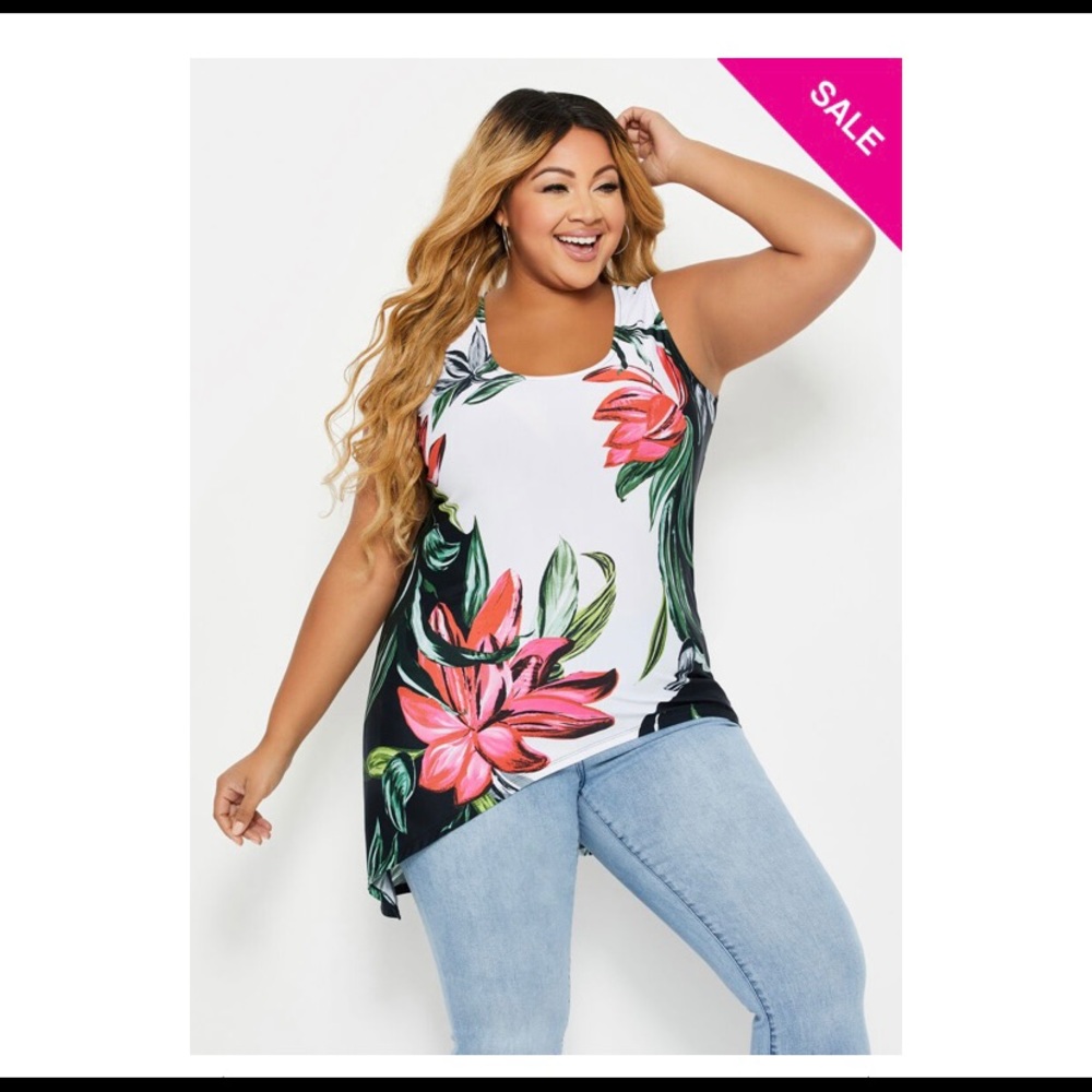 SLEEVELESS ASYMMETRICAL HEM TOP (22/24) PLUS SIZE